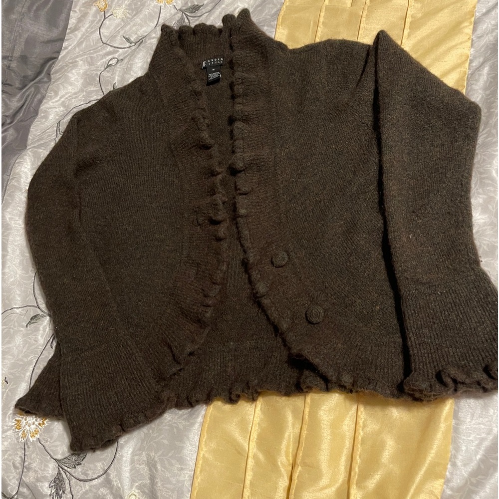 Women’s brown sweater medium ruffled trimming